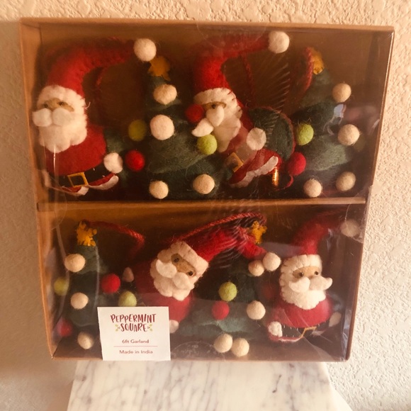 Christmas Felt Garland - Picture 1 of 4